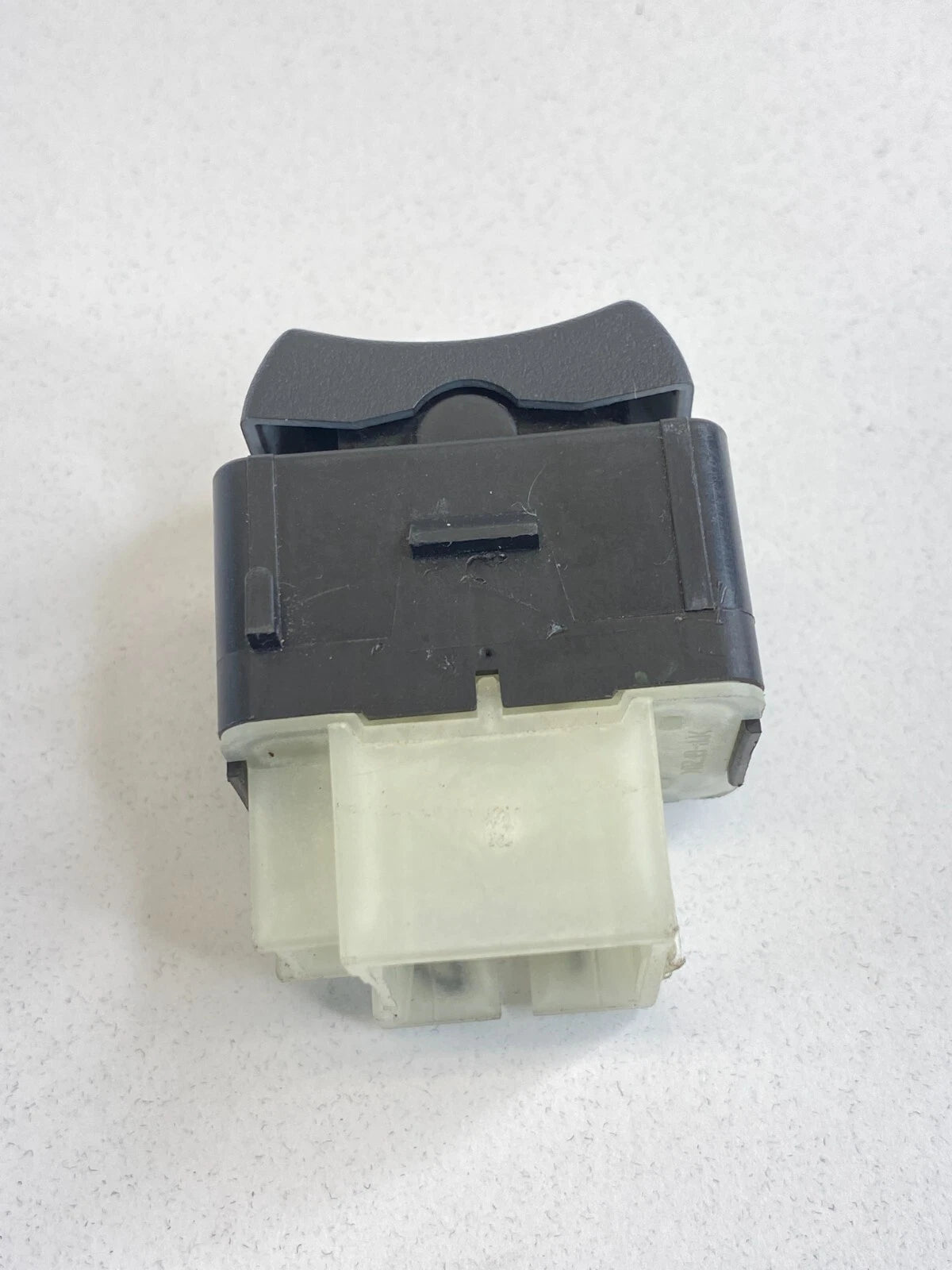 2000-2005 CHEVROLET IMPALA REAR LEFT DOOR POWER WINDOW CONTROL SWITCH 10283836