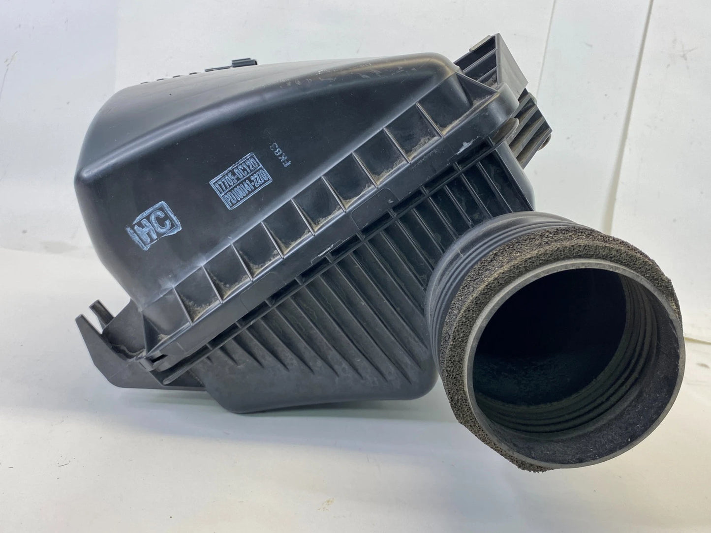 2005-2023 TOYOTA TACOMA 2.7L AIR INTAKE FILTER BOX ASSEMBLY 17705-0C120 OEM
