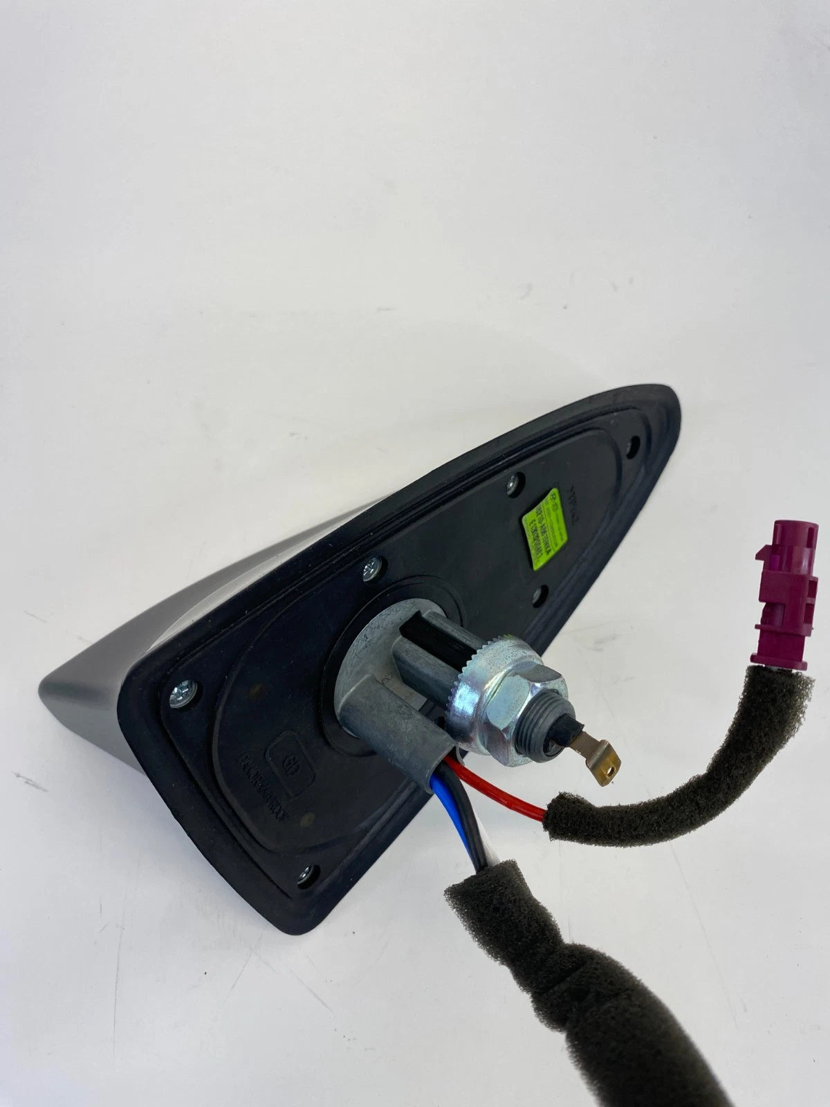 13-17 HYUNDAI ELANTRA GT ROOF MOUNT SHARK ANTENNA COMBINATION 96210-A5610-NKA