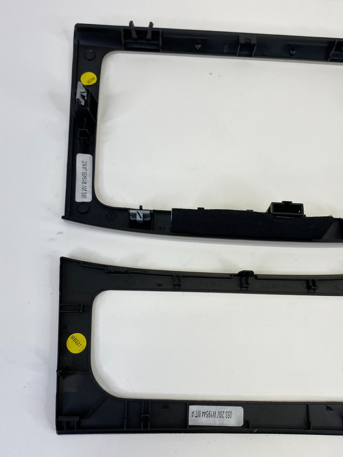 2009-2011 Volkswagen CC Center Dash Radio Panel Trim Cover Bezel Panel Set OEM