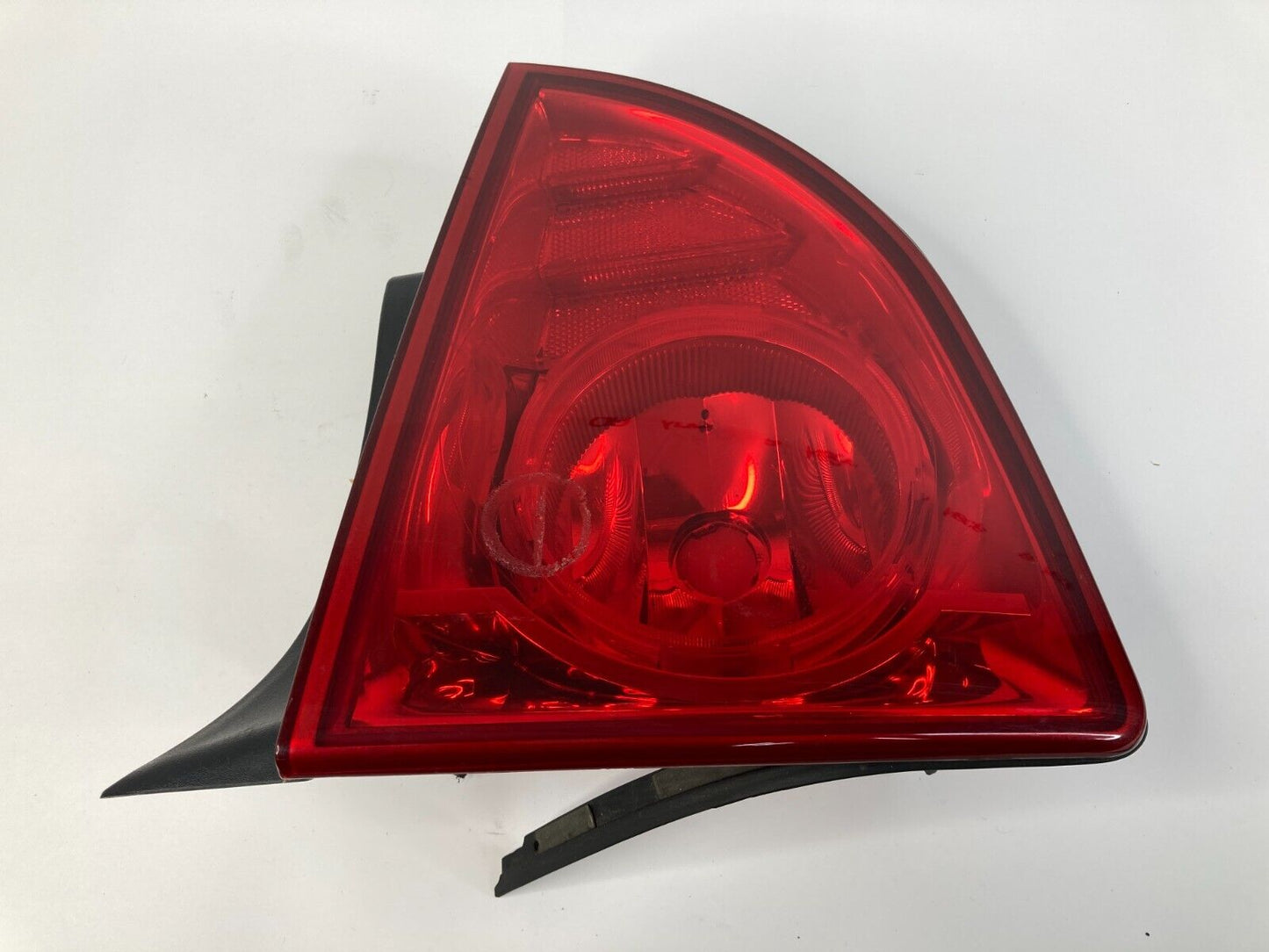 2008-2012 Chevrolet Malibu Right Passenger Tail Light Outer Taillight Lamp OEM