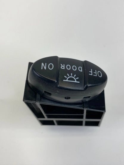 2004-2010 TOYOTA SIENNA INTERIOR DOME LIGHT LAMP CONTROL SWITCH 191502 OEM