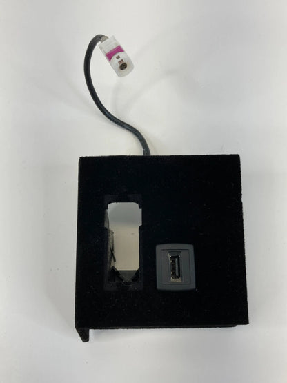 2012-2016 MERCEDES-BENZ E350 CENTER CONSOLE USB SOCKET PLATE TRIM 212-821-09-11