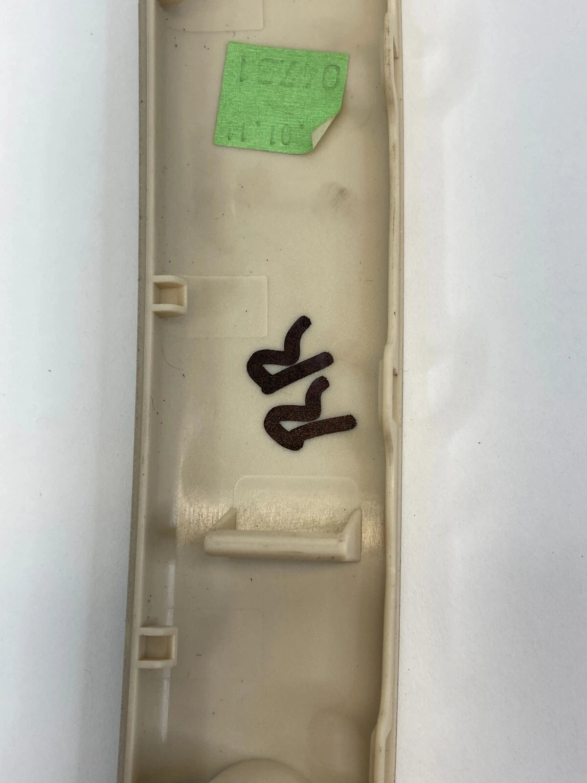 2010-2017 VOLKSWAGEN TIGUAN REAR RIGHT SIDE INTERIOR DOOR PULL HANDLE COVER OEM