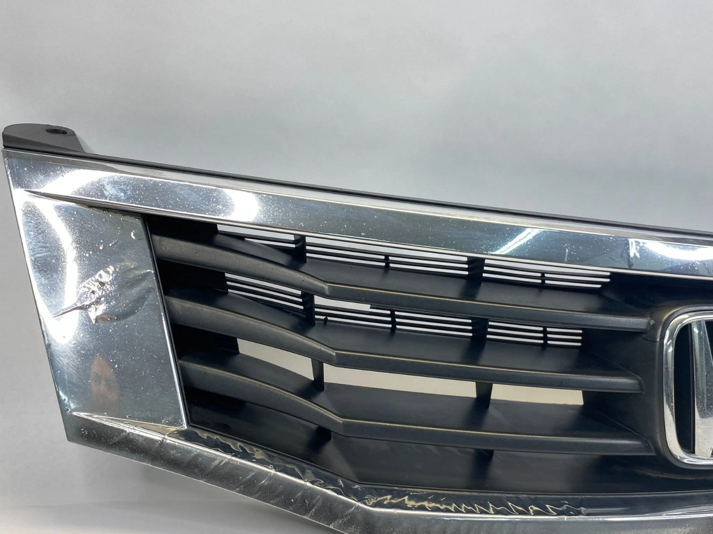 2008-2010 HONDA ACCORD SEDAN FRONT BUMPER UPPER RADIATOR GRILLE ASSY OEM