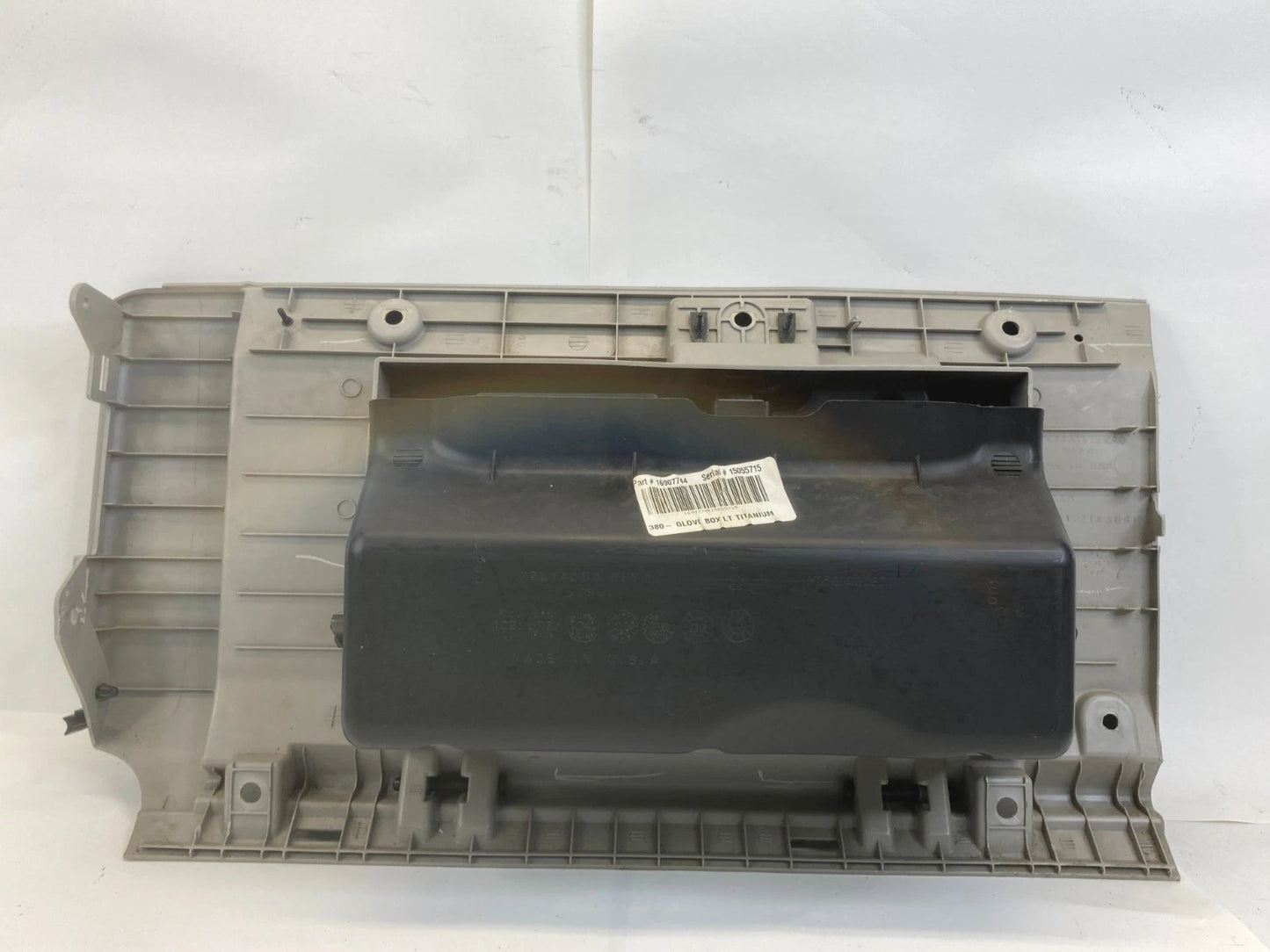 2004-2008 CHEVROLET CHEVY MALIBU GLOVE BOX STORAGE COMPARTMENT 16907744 OEM