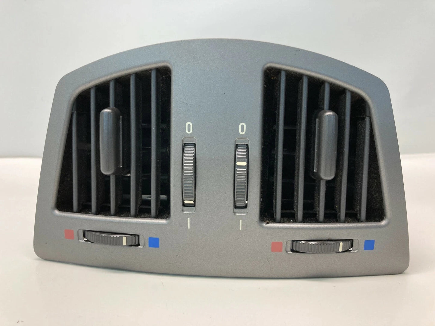 2002 2003 2004 2005 BMW 745I 745LI REAR CENTER CONSOLE A/C AIR VENT HEATER GRILL