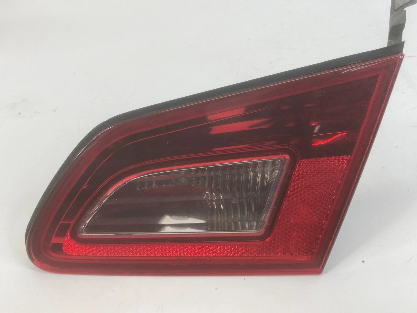 2009-2013 INFINITI G37 SEDAN TAILLIGHT RH INNER TRUNK MOUNTED LAMP OEM FACTORY