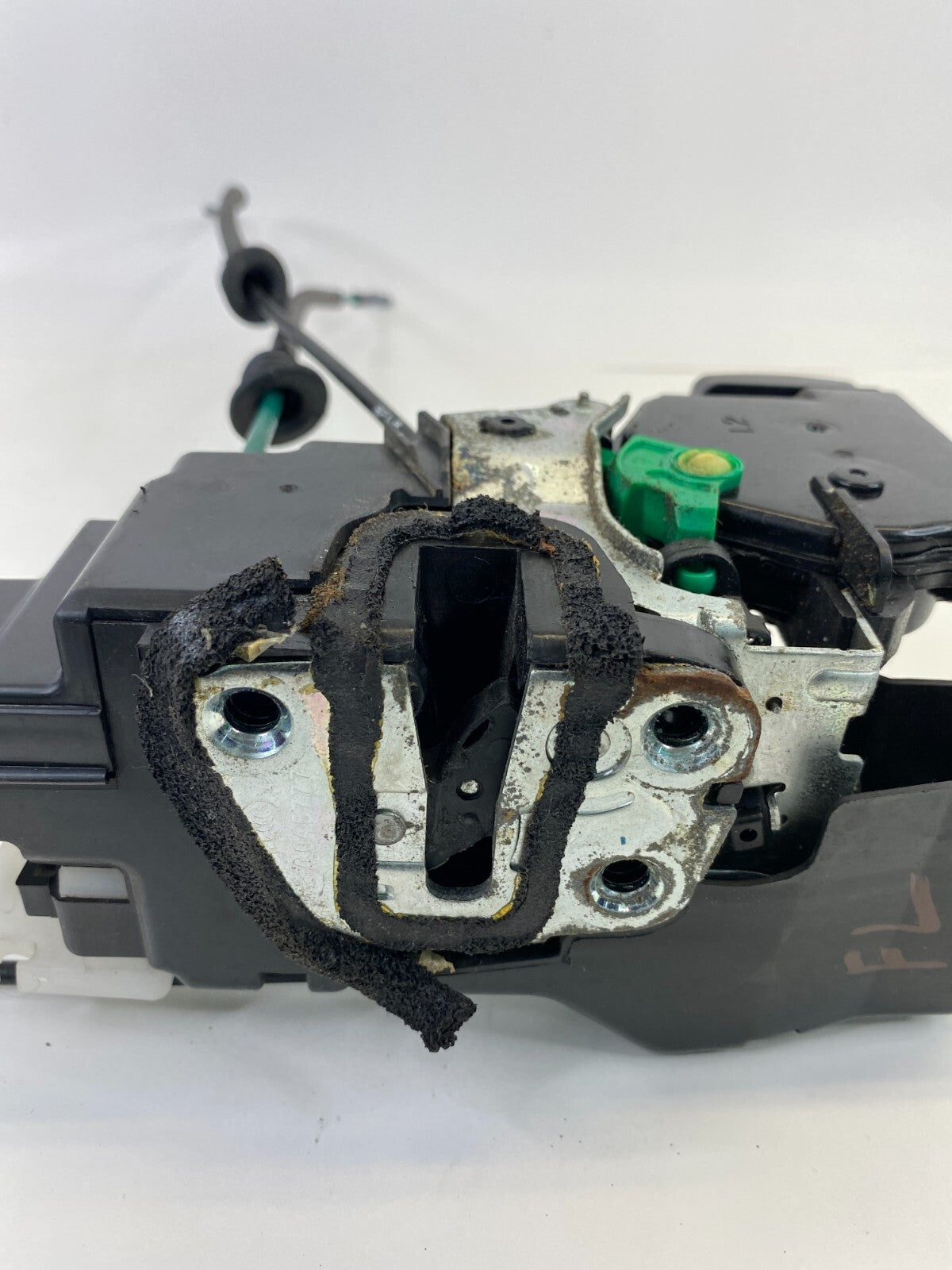 2009 Kia Borrego SPORT UTILITY 4-DR Front Left Side Door Lock Latch Actuator OEM