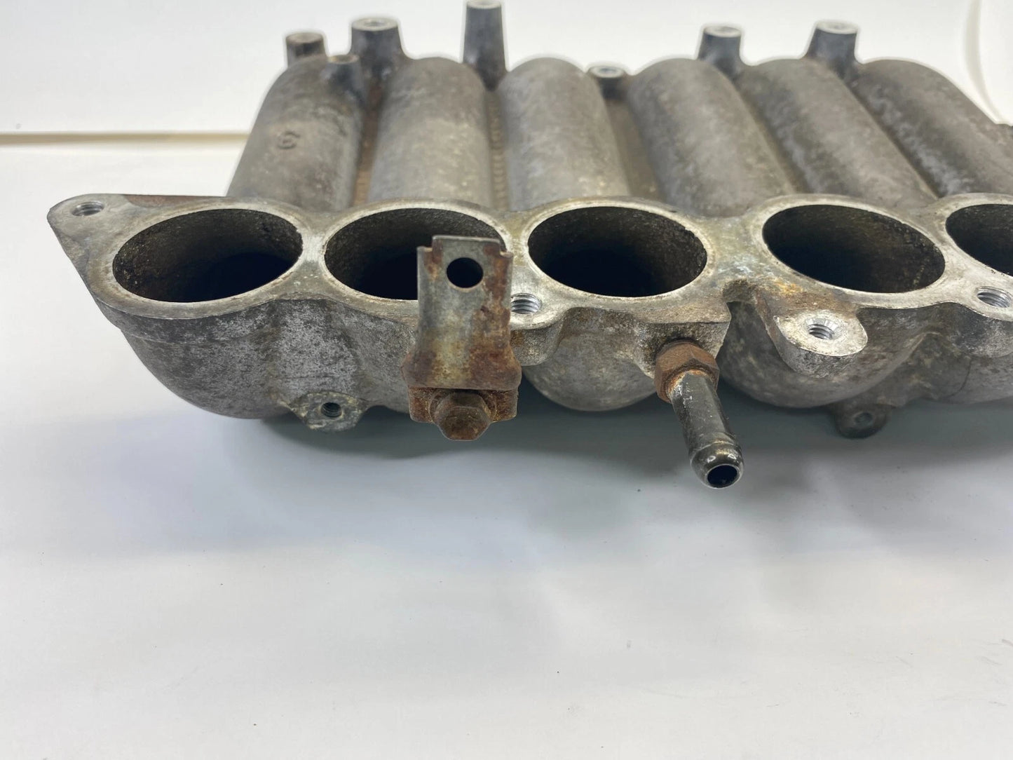 1996-2002 TOYOTA 4RUNNER 3.4L INTAKE MANIFOLD PLENUM INTERMEDIATE CONNECTOR OEM