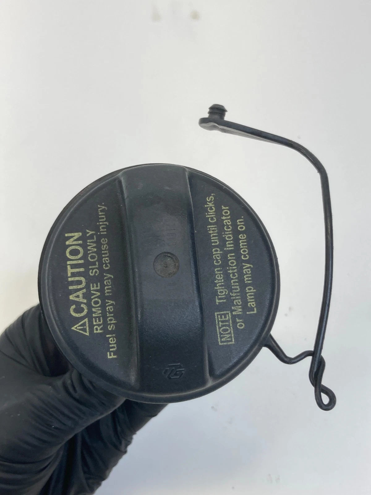 04 05 06 07 08 09 TOYOTA PRIUS GAS FUEL TANK CAP WITH TETHER STRAP OEM FACTORY