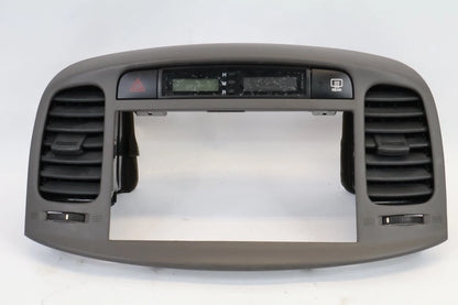 06-11 HYUNDAI ACCENT CENTER DASH RADIO CLIMATE BEZEL PANEL W VENTS & CLOCK OEM