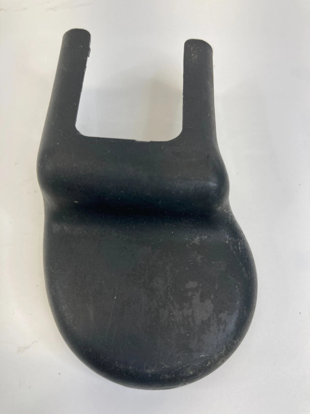 11-16 HYUNDAI ELANTRA FRONT RIGHT SEAT TRACK INNER END CAP COVER 88567-3X000