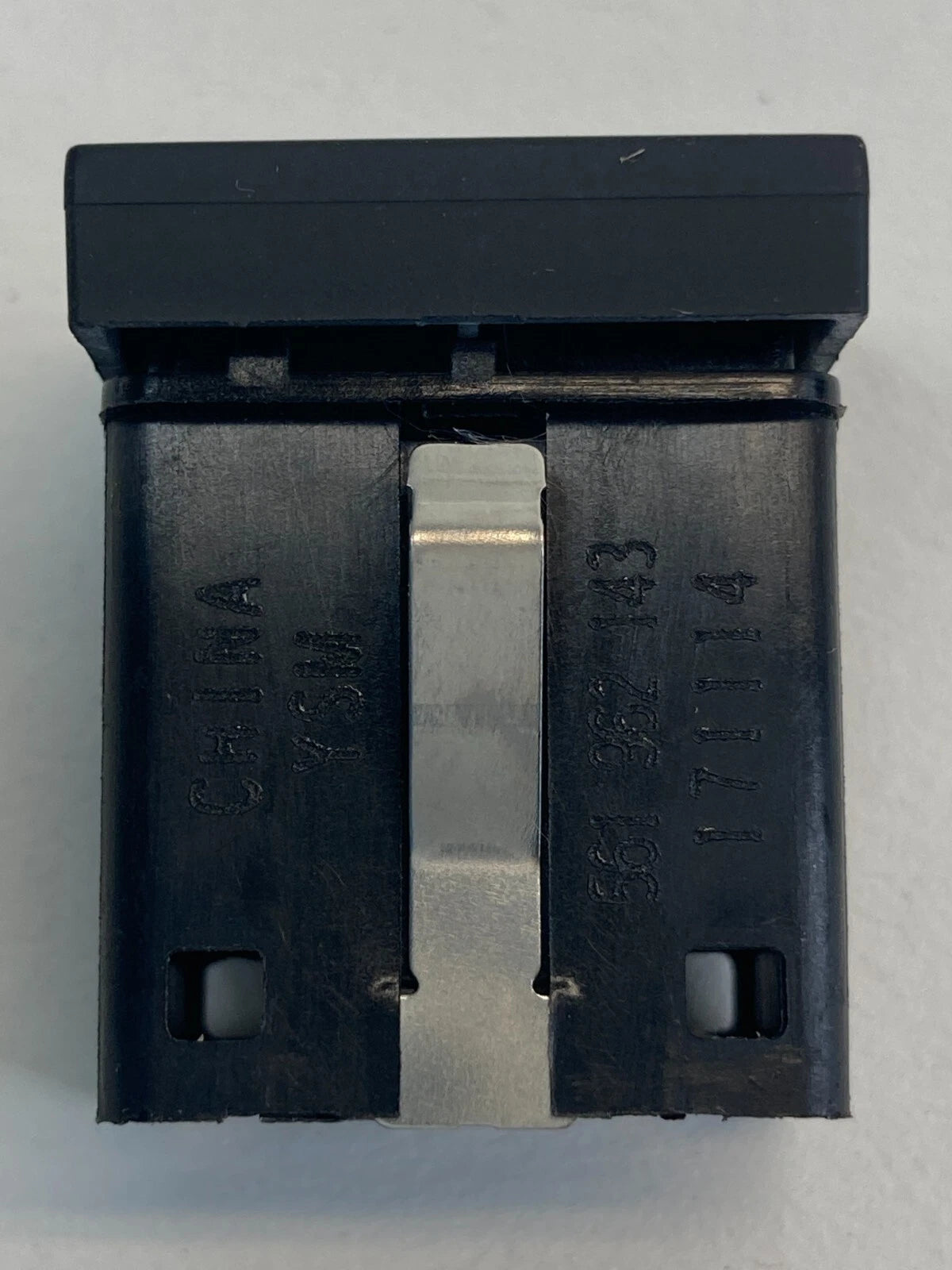 2012-2019 VW VOLKSWAGEN PASSAT VALET PARKING BUTTON SWITCH 561-962-143 OEM