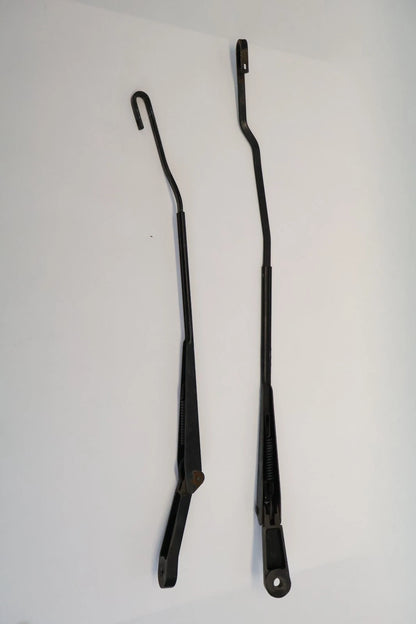 1998-2010 VOLKSWAGEN BEETLE FRONT LEFT & RIGHT WINDSHIELD WIPER ARM SET OEM