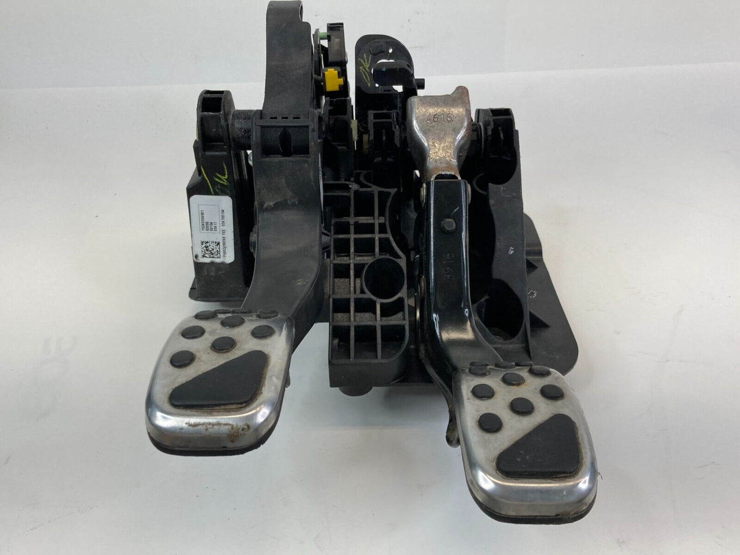 12-19 Fiat 500 1.4L Manual Brake Stop & Clutch Foot Pedal Assembly P68324962AB