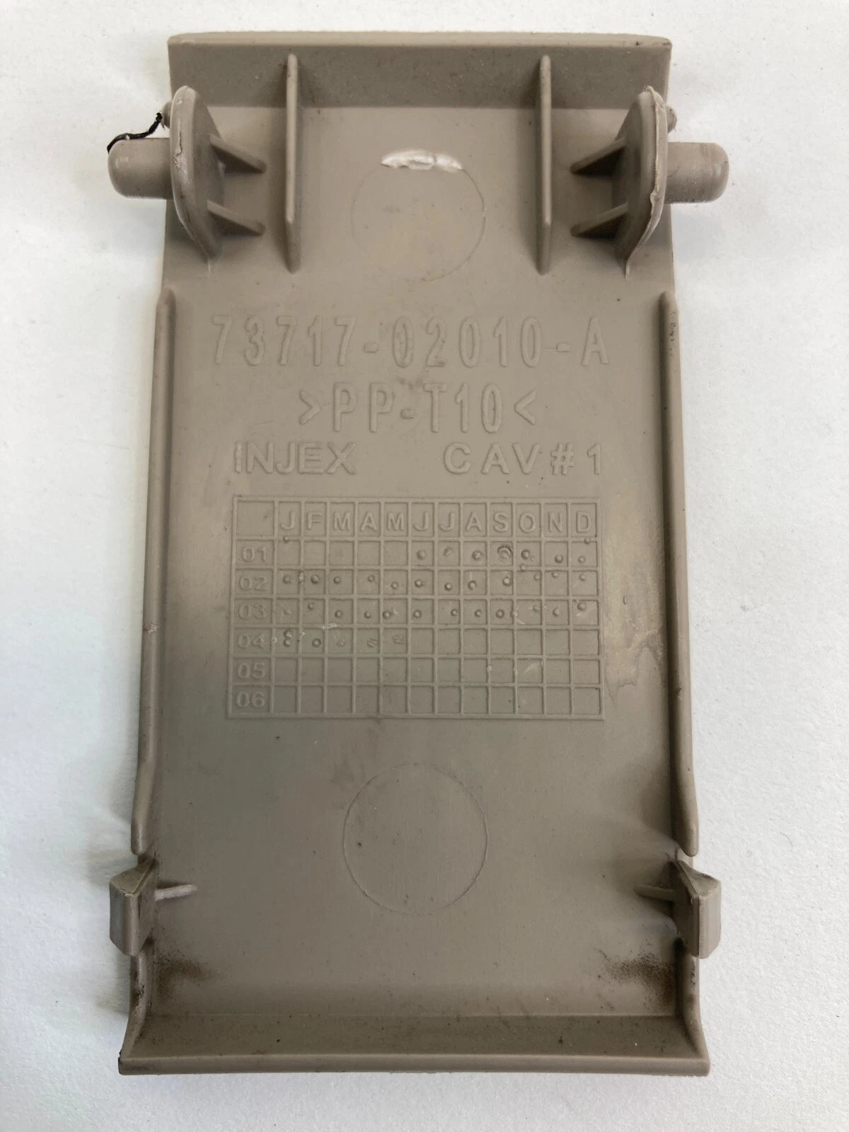 03 04 05 06 07 08 TOYOTA COROLLA DESK CHILD ANCHOR SEAT COVER TRIM 7371702010A