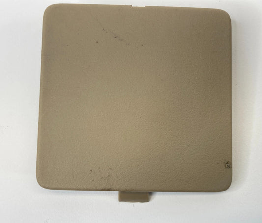 08-17 BUICK ENCLAVE FRONT LEFT INNER SEAT BOLT COVER CAP TRIM BEIGE 1208699 OEM