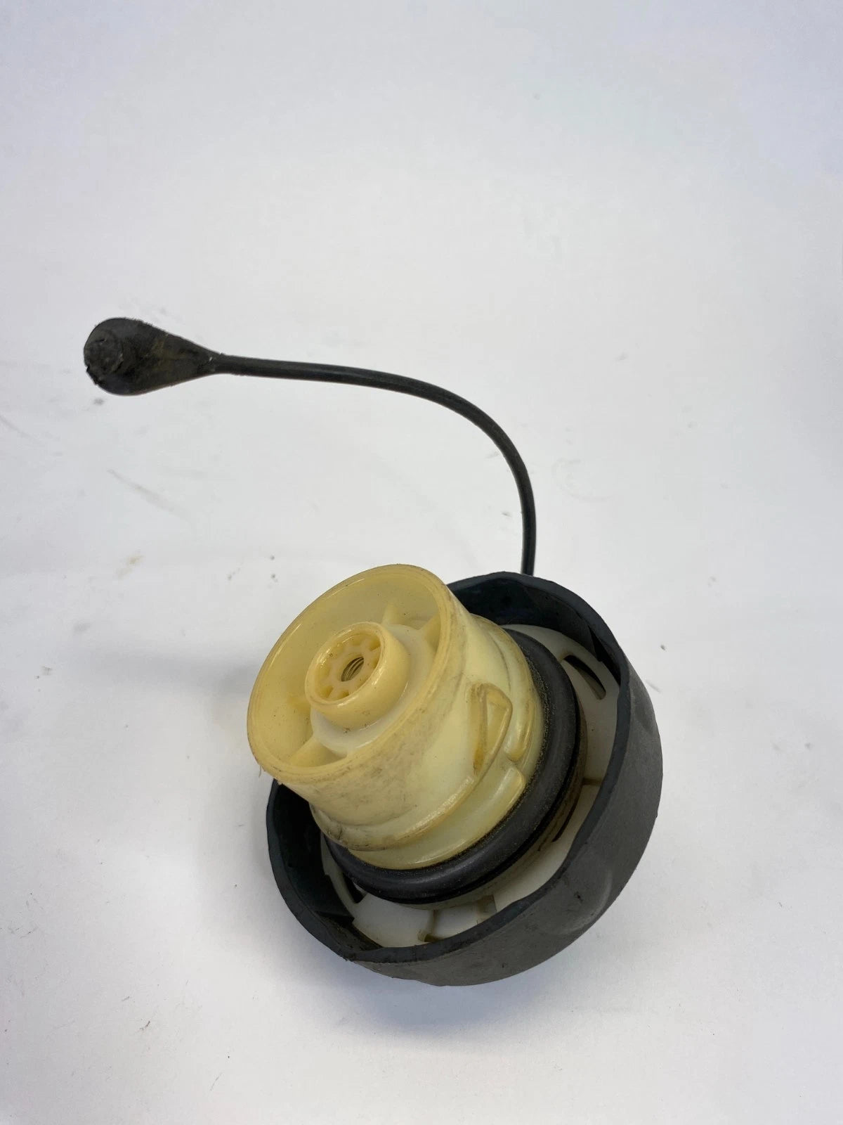 02 03 04 05 06 07 JEEP LIBERTY 3.7L FUEL FILLER DOOR TANK CAP GAS LID COVER OEM