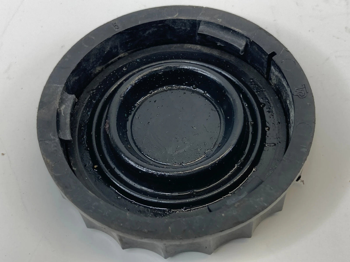 01-12 FORD ESCAPE 02-12 EXPLORER MASTER BRAKE CYLINDER FLUID RESERVOIR CAP COVER
