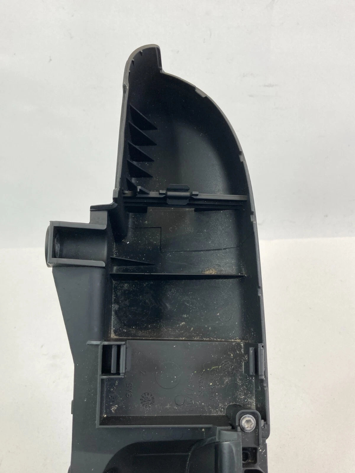 2006-2010 VW VOLKSWAGEN PASSAT FRONT LEFT DOOR PANEL PULL SWITCH HOUSING TRIM