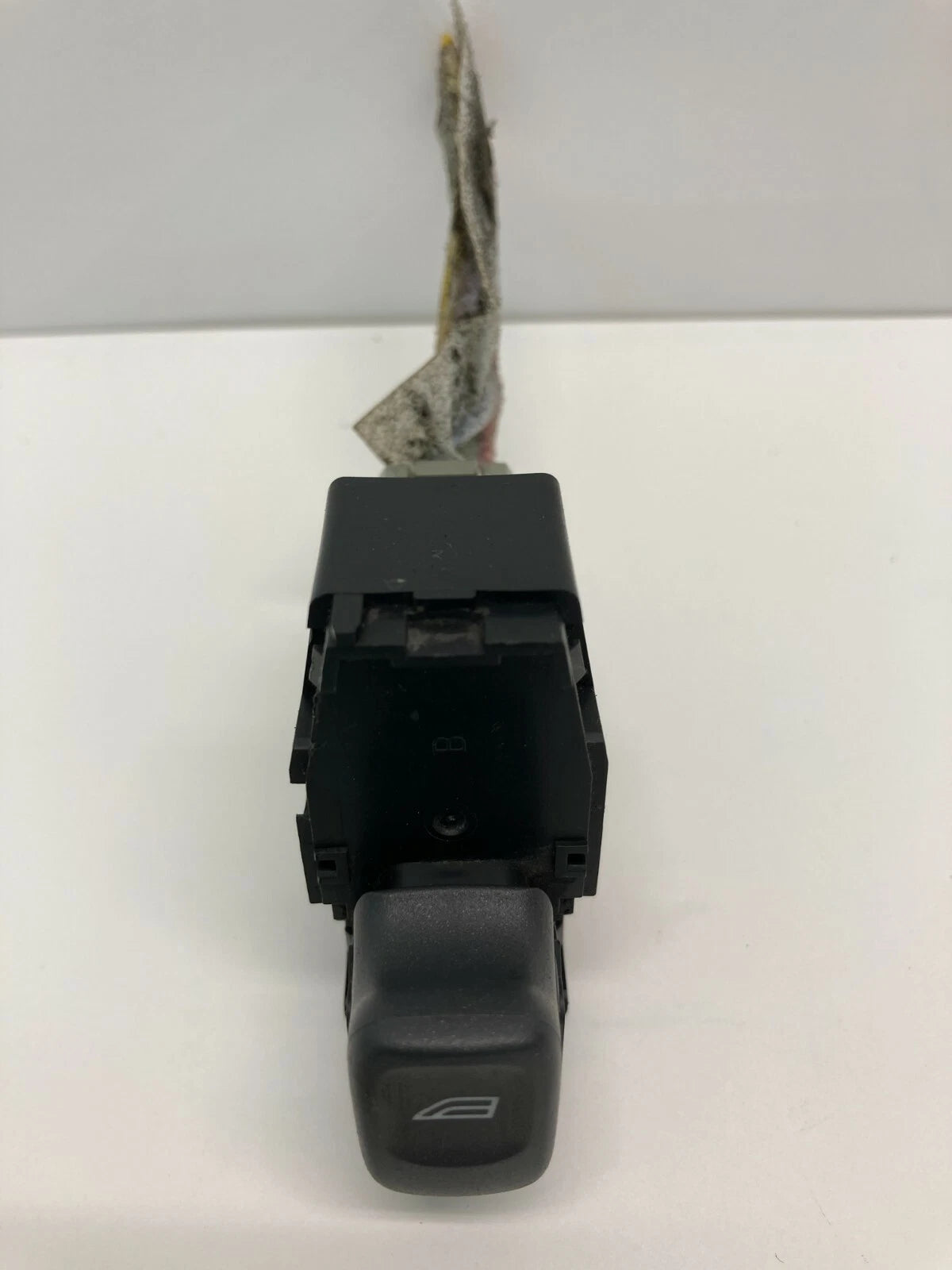 2001-2009 VOLVO S60 REAR LEFT SIDE DOOR WINDOW CONTROL SWITCH 9472275 OEM
