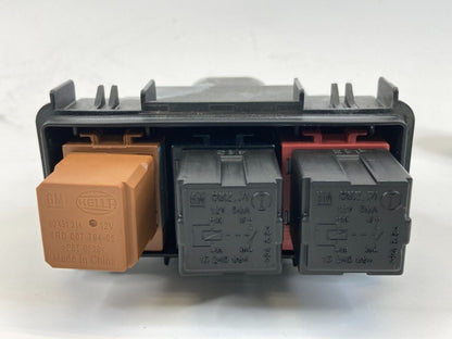 2013 13 Buick Regal 2.0L L4 Engine Compartment Small Fuse Relay Box OEM