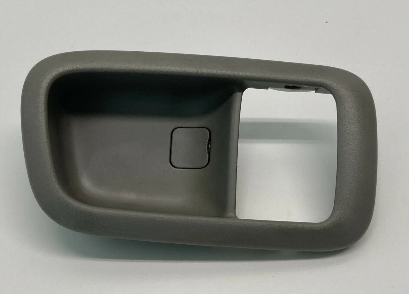 1997 1998 1999 2000 2001 LEXUS ES300 RIGHT SIDE INNER DOOR HANDLE BEZEL TRIM OEM