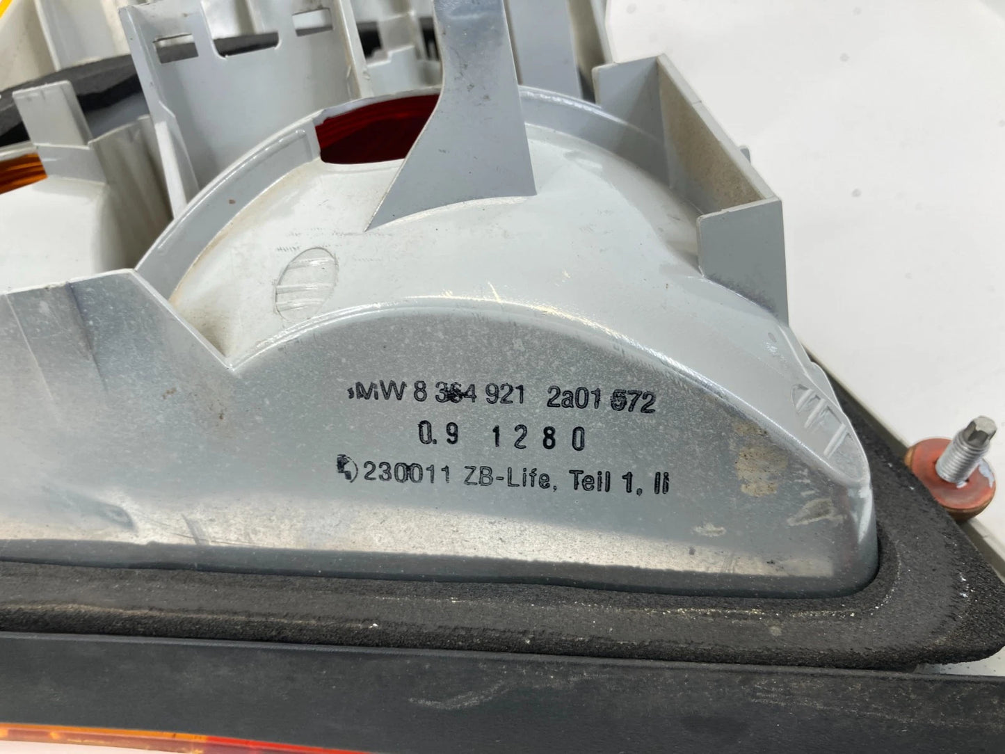 1999 2000 BMW 323I SEDAN LEFT OUTER TAIL LIGHT TAILLIGHT TAILLAMP 8-364-921 OEM