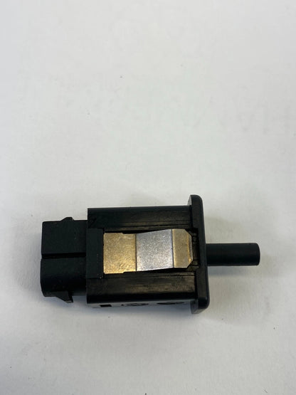 2004-2007 BMW 525I 530I GLOVE BOX COURTESY LIGHT LAMP SWITCH SENSOR 1388277 OEM