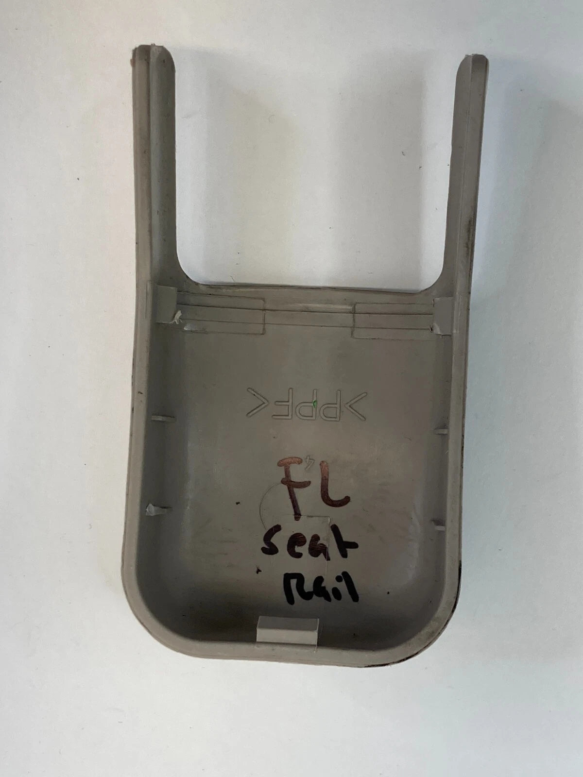 2006-2008 HYUNDAI SONATA SEDAN 4-DR FRONT LEFT SEAT TRACK CAP END COVER OEM