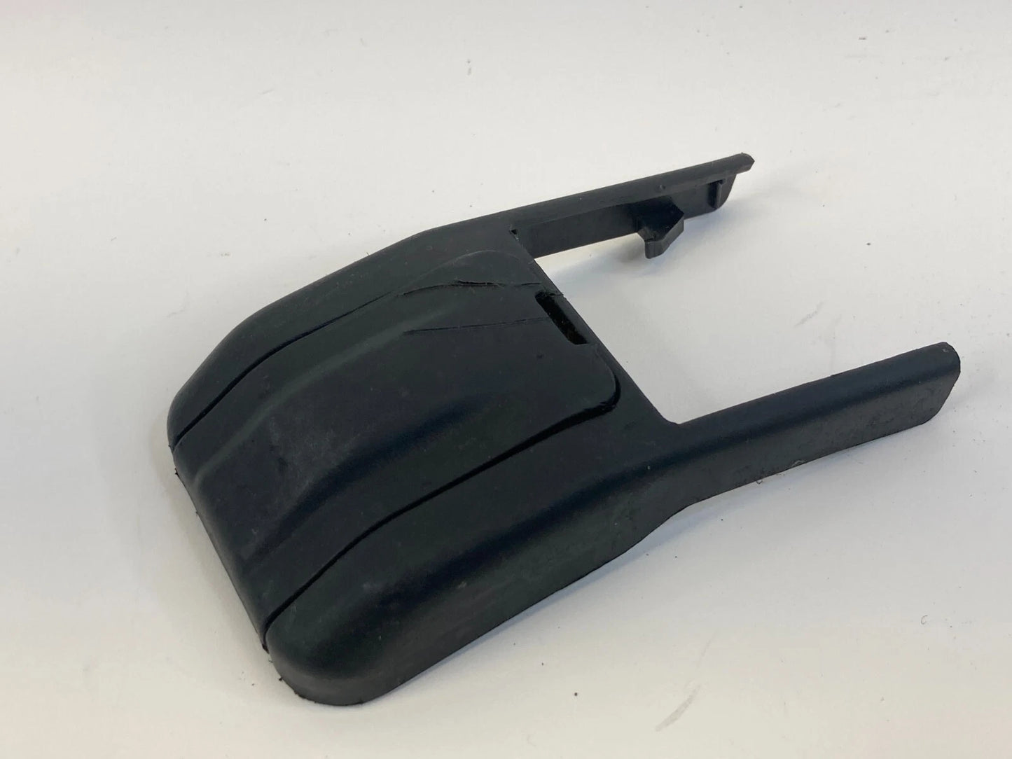 2011-2014 HYUNDAI SONATA SEAT TRACK RAIL COVER END TRIM CAP BEZEL ASSY OEM