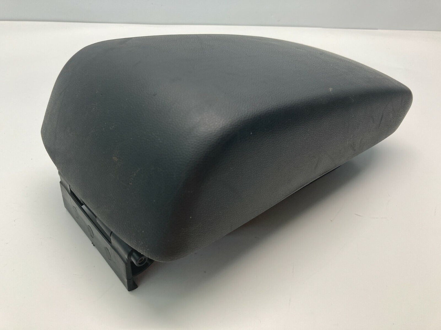 2004 2005 2006 Mazda 3 Center Console Armrest Lid Cover Arm Rest Storage OEM