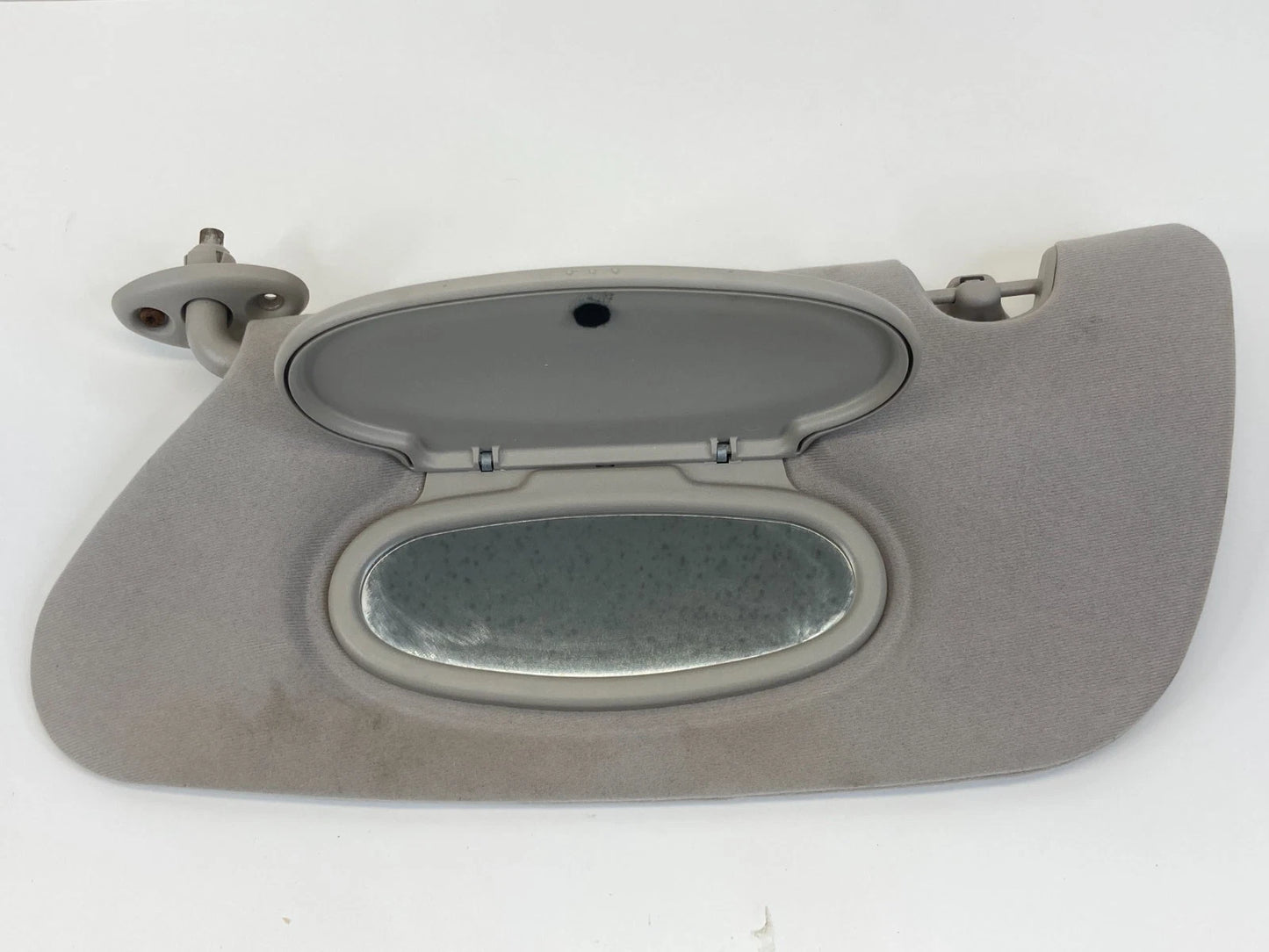 04 05 CHRYSLER PT CRUISER LH RH SIDE SUNVISOR VISOR SHADE PAIR SET W /CLIPS OEM