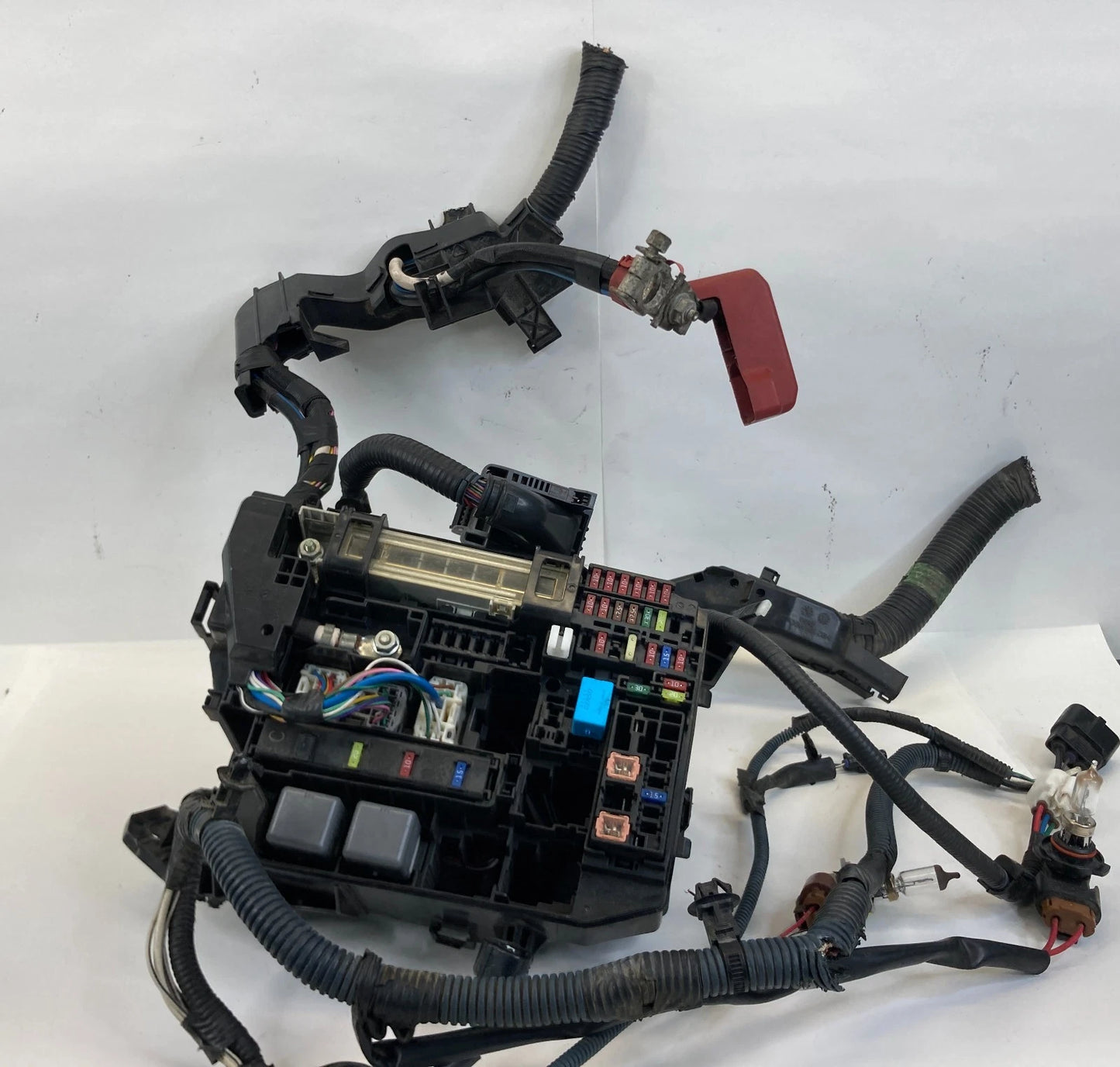 09-13 TOYOTA COROLLA MATRIX AT MAIN ENGINE UNDER HOOD RELAY FUSE JUNCTION OEM