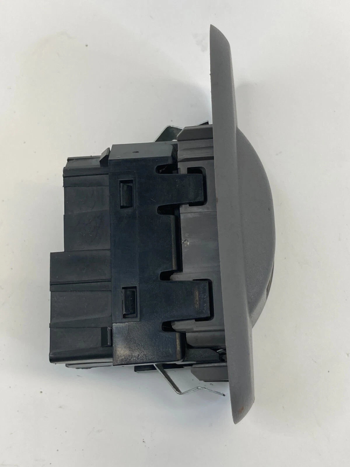 2006 2007 GMC ENVOY REAR RIGHT BACK SIDE POWER DOOR WINDOW SWITCH 15806858 OEM