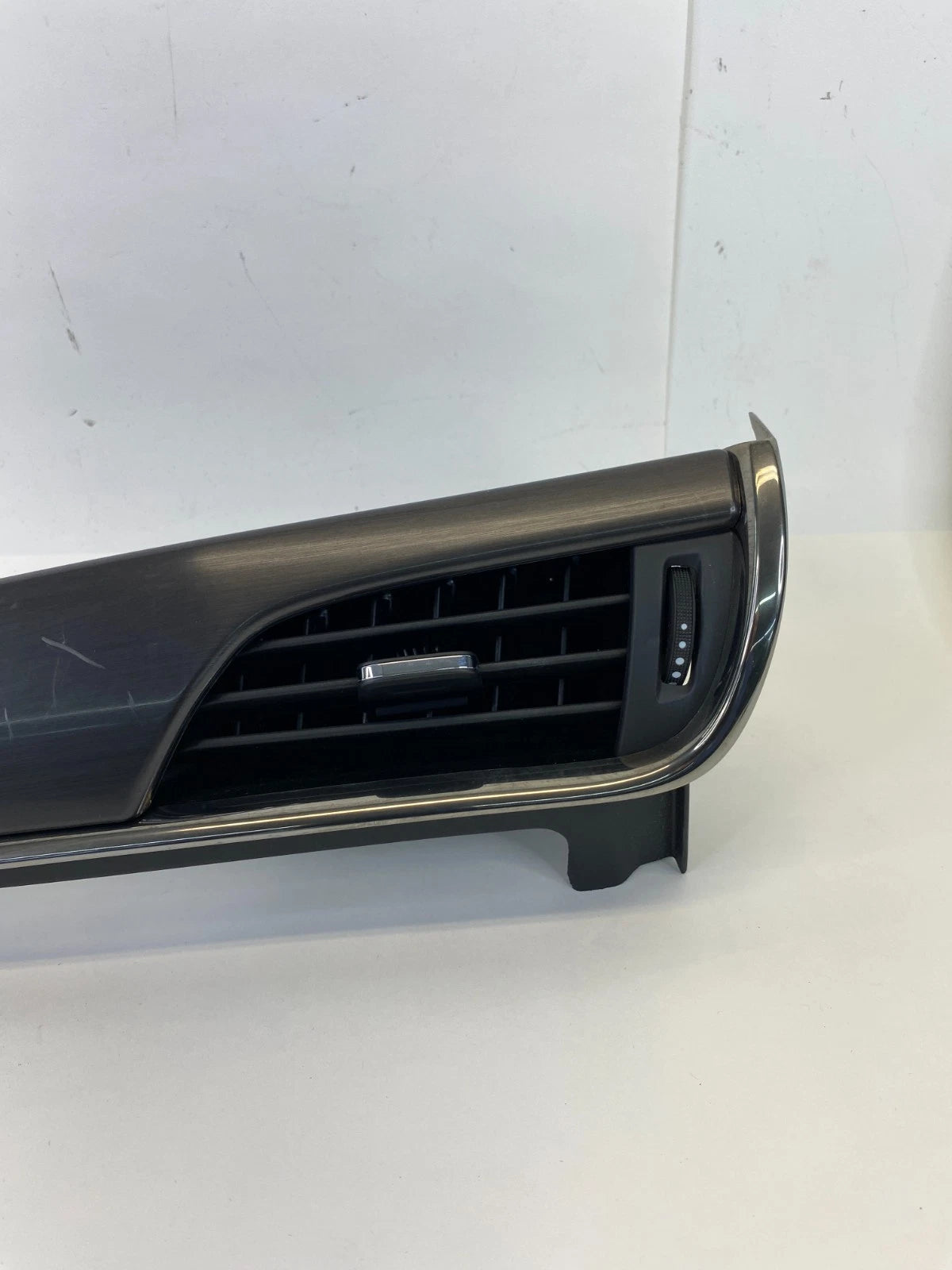 13-19 CADILLAC ATS FRONT RIGHT PASSENGER SIDE DASH AC AIR VENT TRIM 20886792 OEM