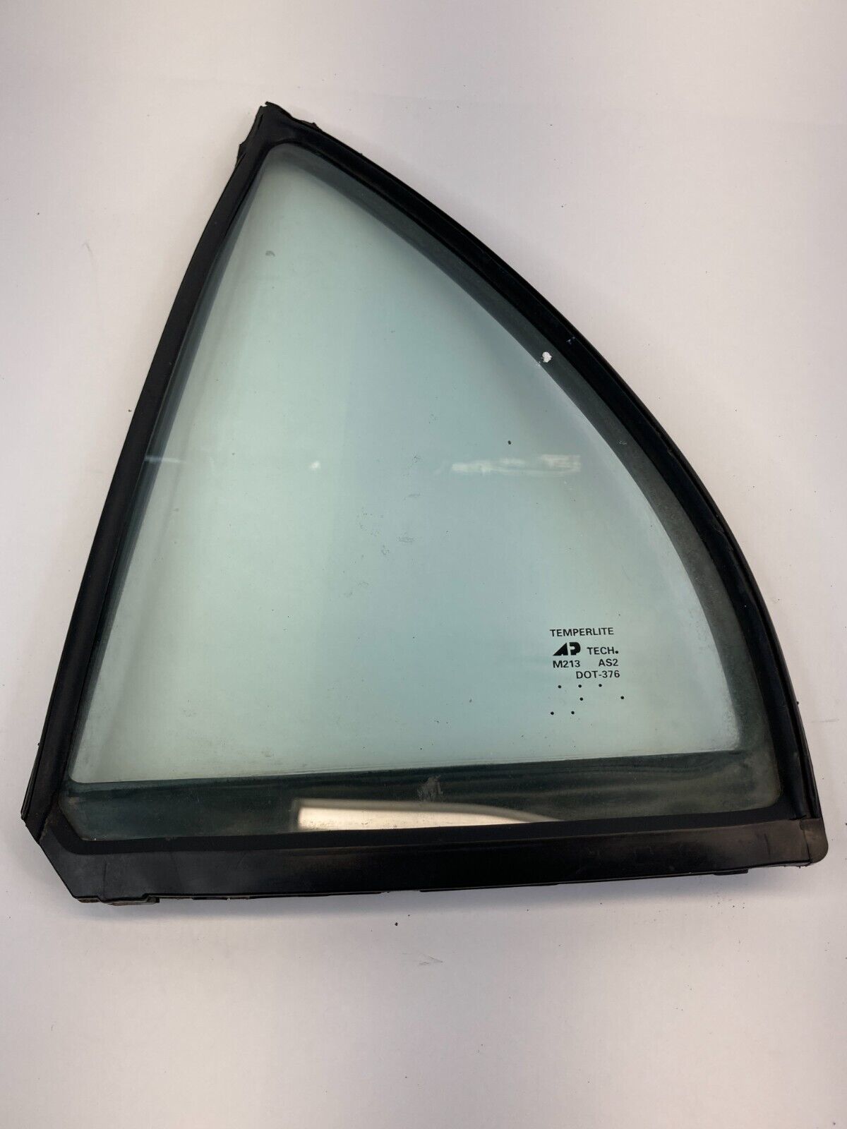 98-02 Toyota Corolla Rear Left Side Door Quarter Vent Window Glass 68189-02020