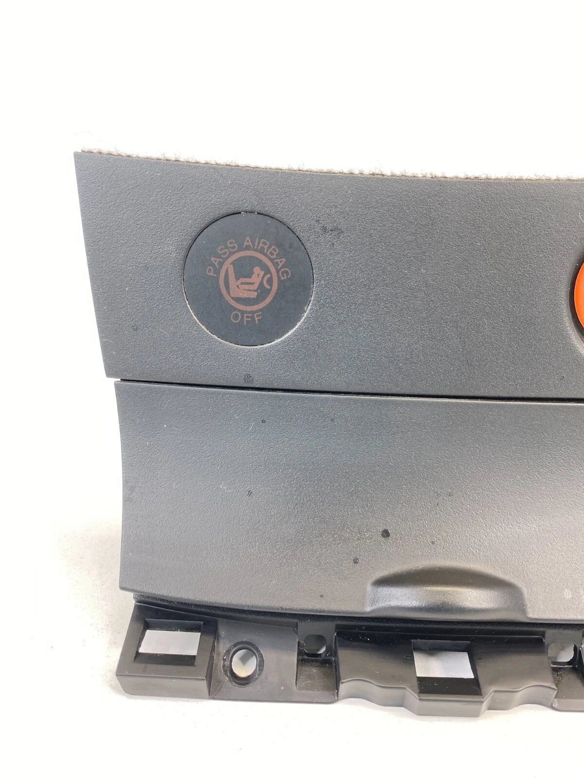 07-09 MAZDA 3 MAZDA3 SEDAN CENTER CONSOLE LOWER DASH ASH TRAY COIN LIGHTER BOX