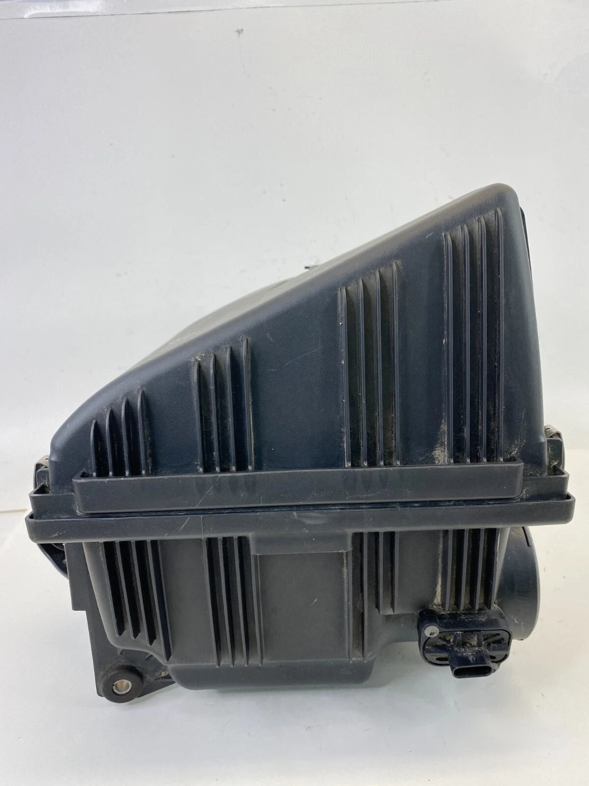 2013-2017 BMW X3 2.0L AWD AIR INTAKE CLEANER FILTER BOX ASSEMBLY 761693201 OEM