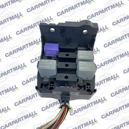 2009-2013 TOYOTA MATRIX 2.4L A/T FUSE RELAY FUSE BOX UNIT OEM