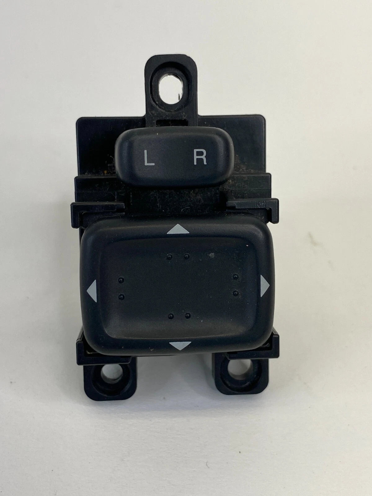 2003-2005 MAZDA6 MAZDA 6 SEDAN POWER MIRROR CONTROL BUTTON SWITCH 183574 OEM