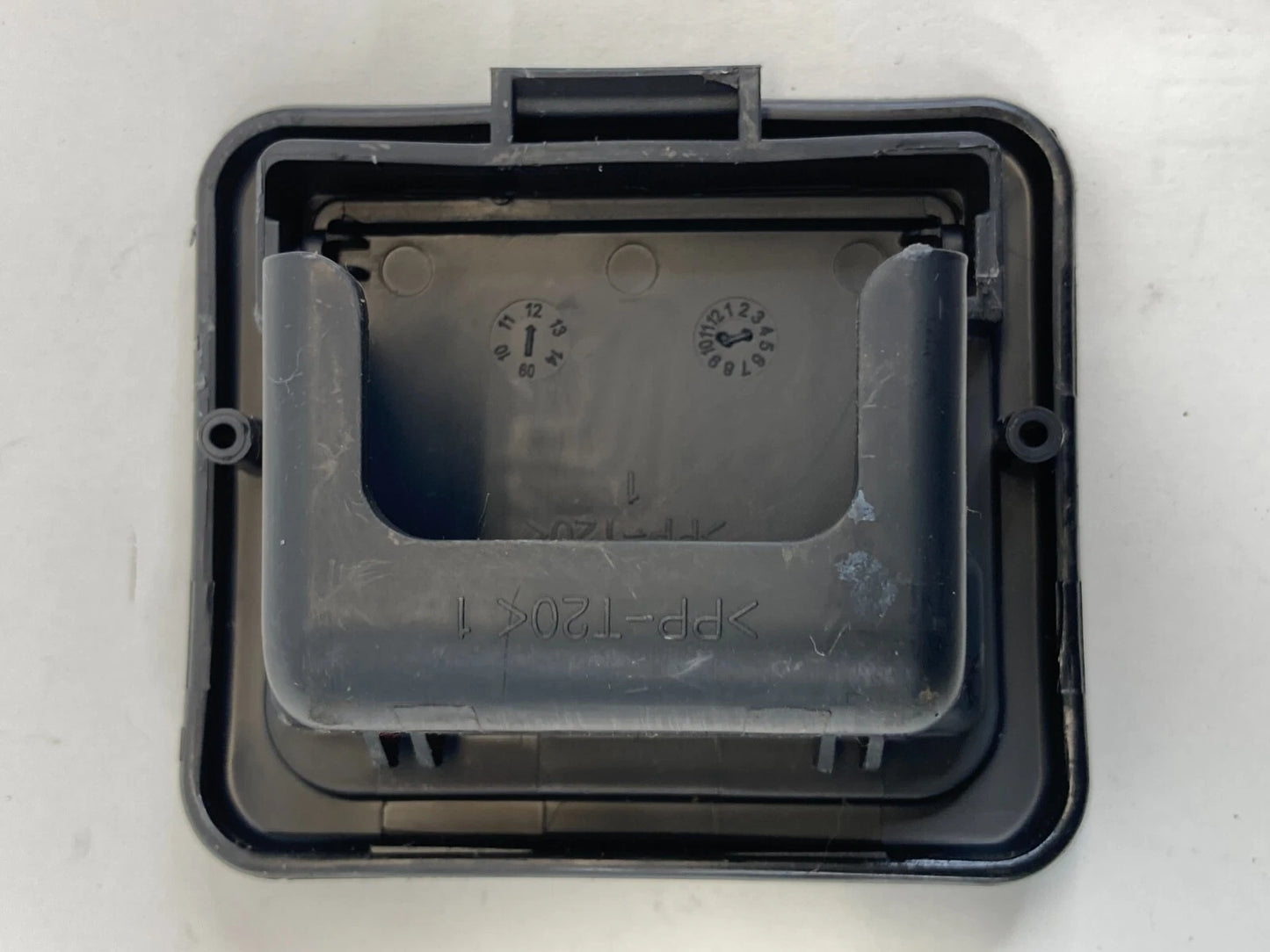 11-14 HYUNDAI SONATA REAR BACK DECK SEAT CHILD SAFETY ANCHOR HOOK COVER TRIM CAP