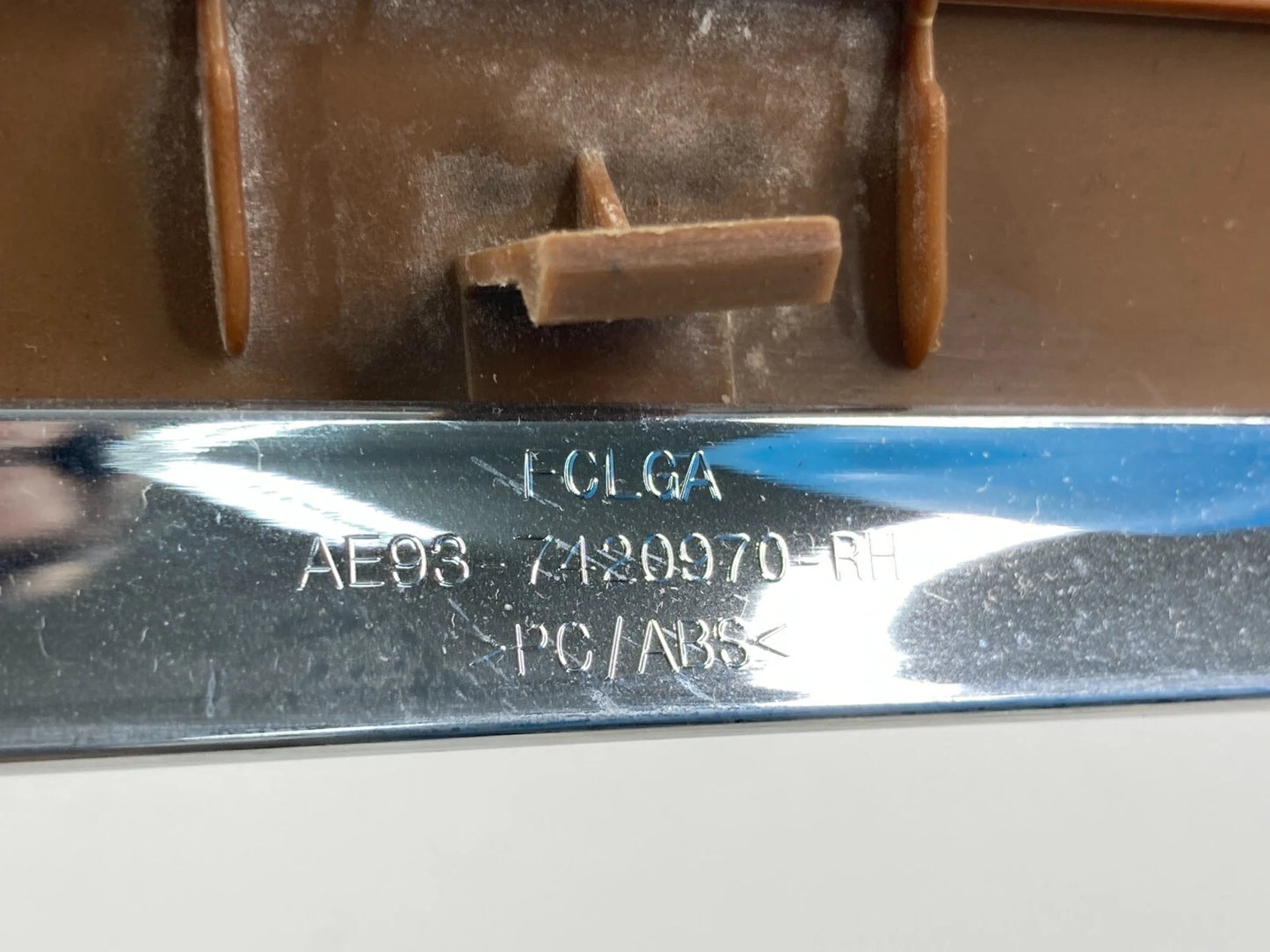 2010-2012 LINCOLN MKT FRONT RIGHT INTERIOR DOOR TRIM PANEL MOLDING AE937420970BA