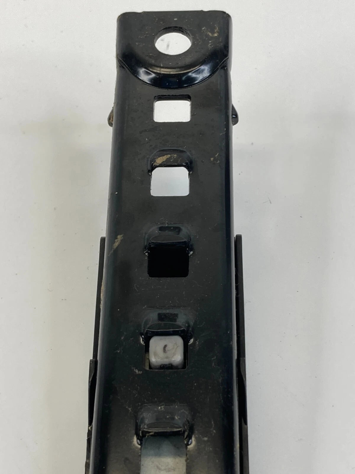 2011-2016 11-16 CHEVROLET CRUZE FRONT RIGHT SEAT BELT HEIGHT ADJUSTER ASSY OEM