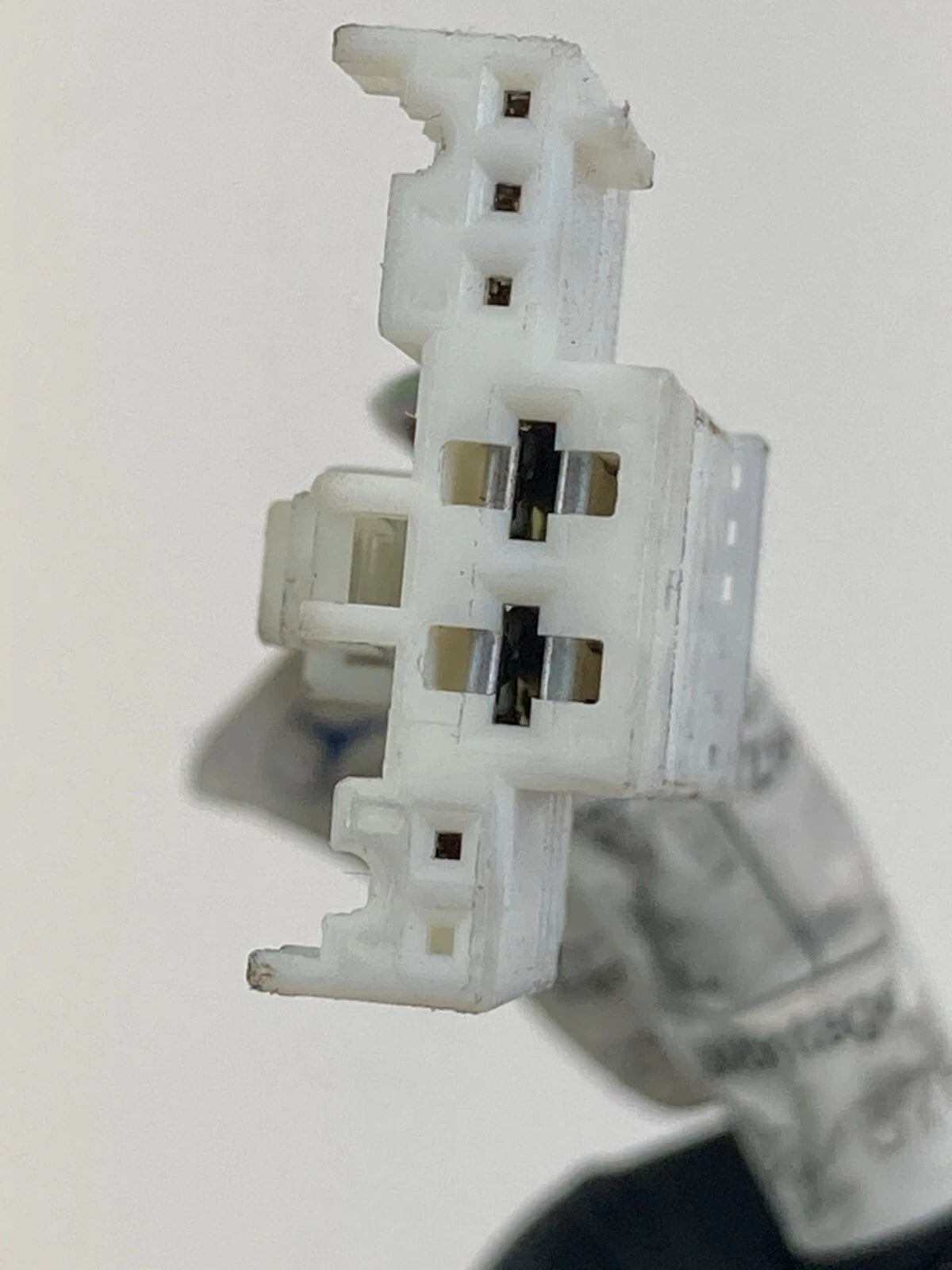 2003-2009 MERCEDES-BENZ E320 FRONT RIGHT DOOR WINDOW MOTOR CABLE CONNECTOR OEM