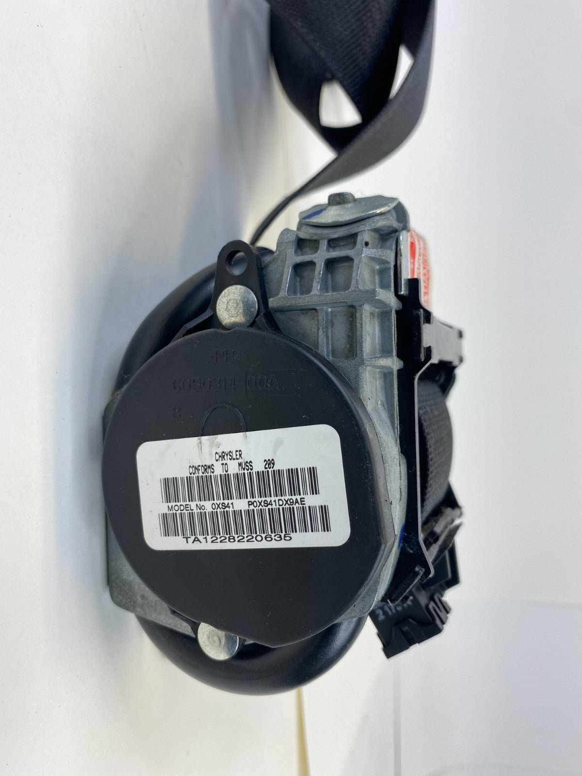 2011-2014 Dodge Avenger Front Left Driver Side Seat Belt Retractor 6050314 OEM