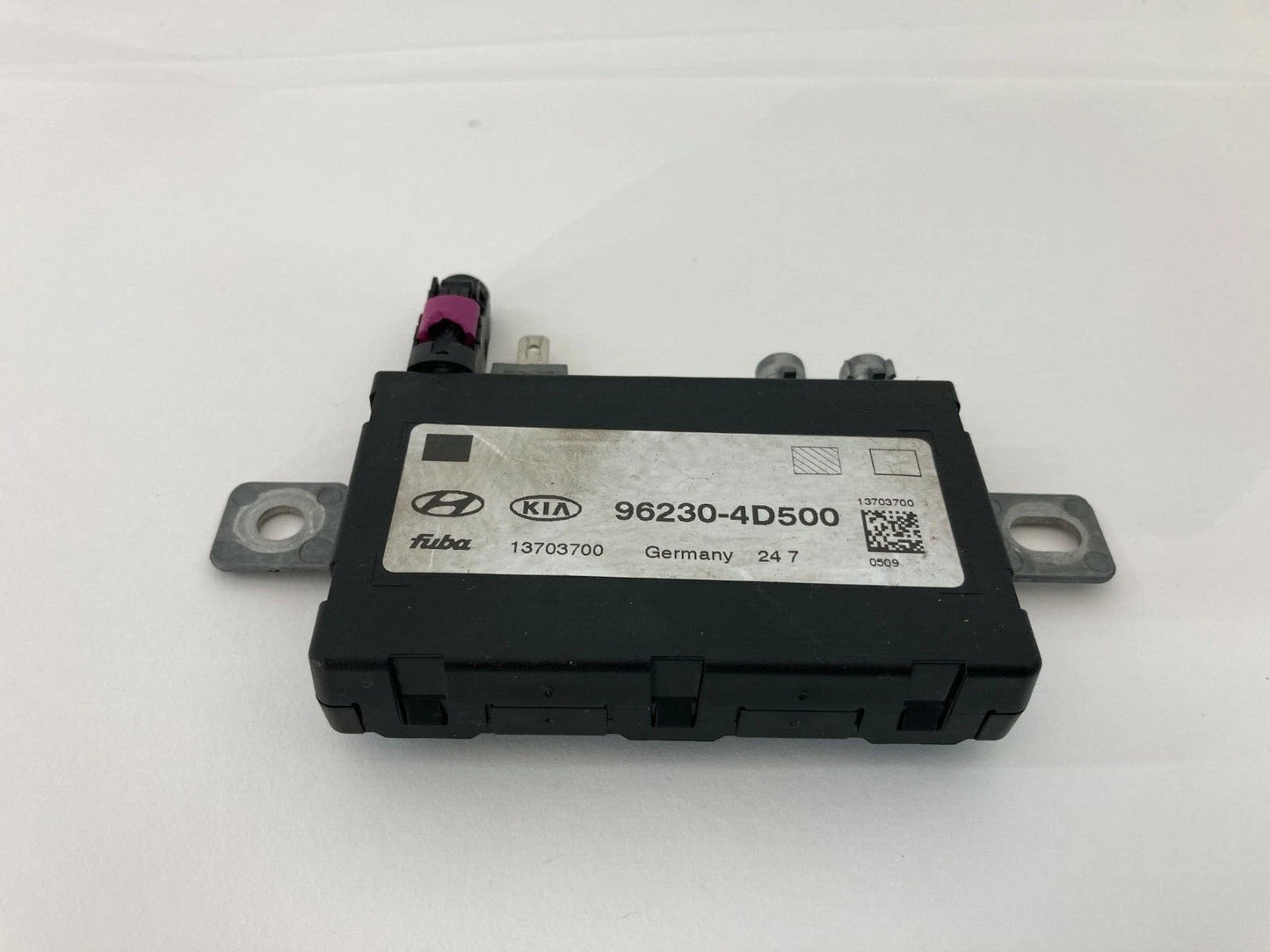 2007-2008 HYUNDAI ENTOURAGE ANTENNA CONTROL MODULE CONVERTER UNIT OEM 962304D500