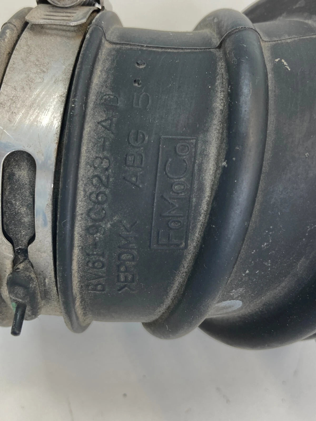 12-18 FORD FOCUS 2.0L ENGINE AIR CLEANER INTAKE HOSE FLEXIBLE BV61-9C623-AD OEM