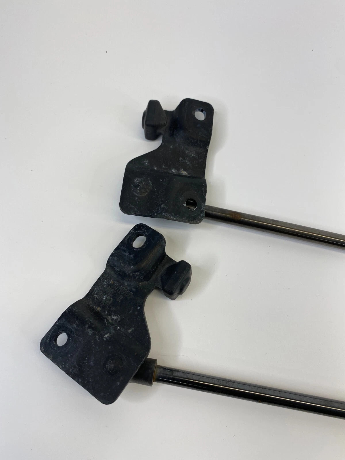 2003-2012 LAND ROVER RANGE ROVER REAR LIFTGATE SUPPORT DAMPER STRUTS OEM FACTORY